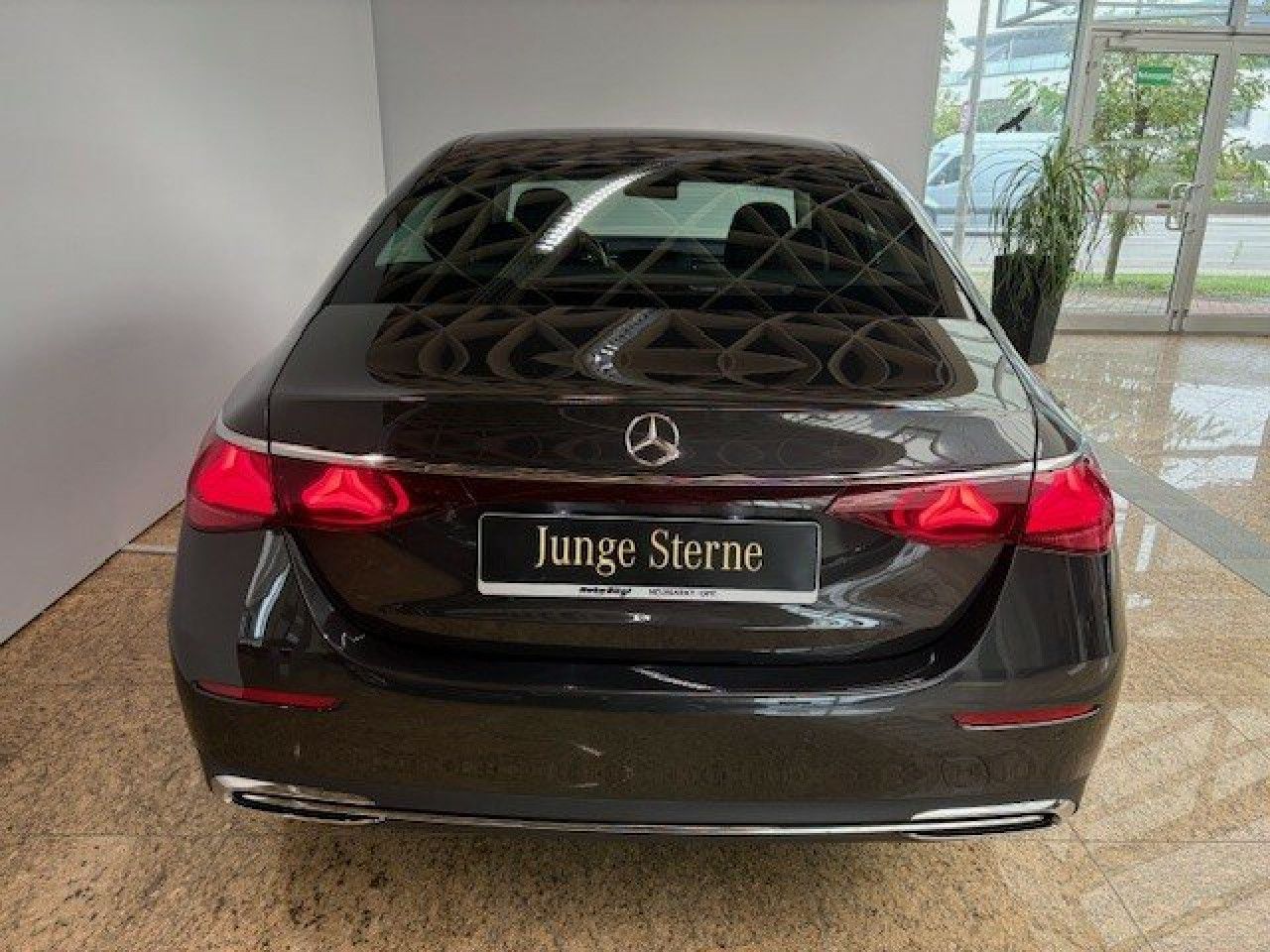 Mercedes-Benz E-Klasse – Bild 7