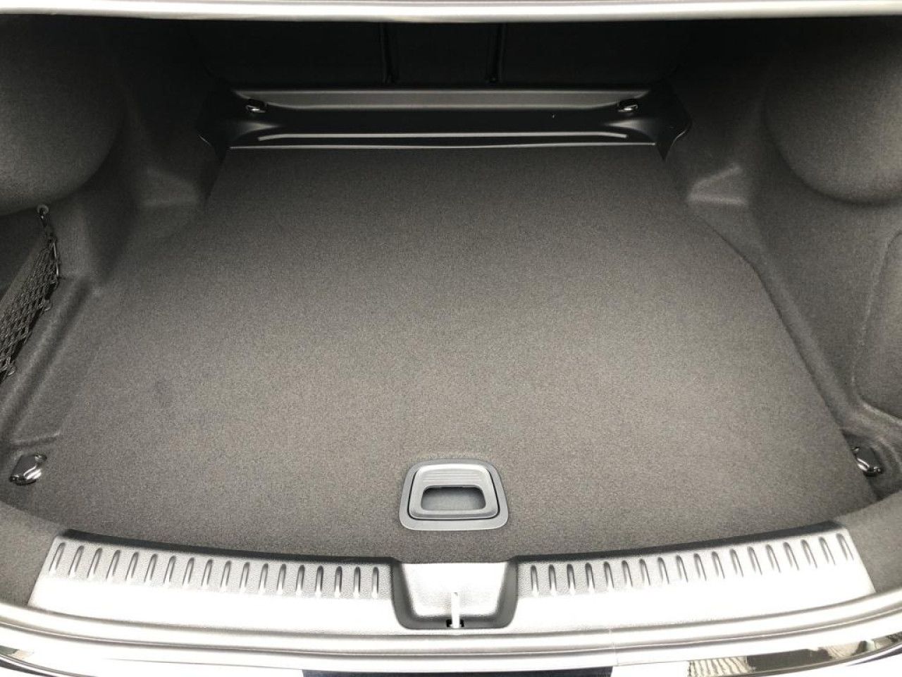 Mercedes-Benz E-Klasse – Bild 12