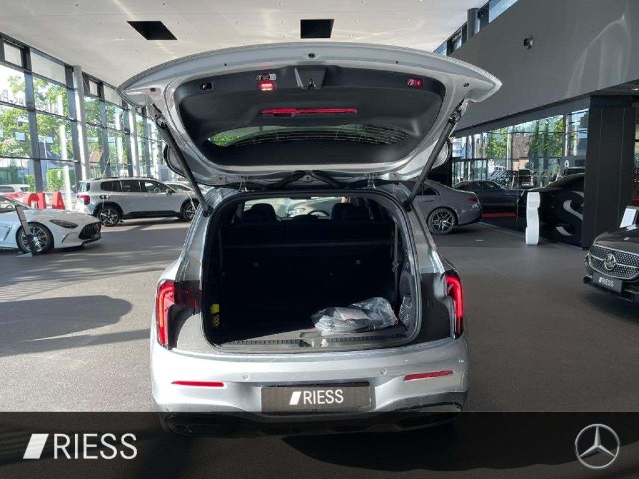 Mercedes-Benz GLB – Bild 16