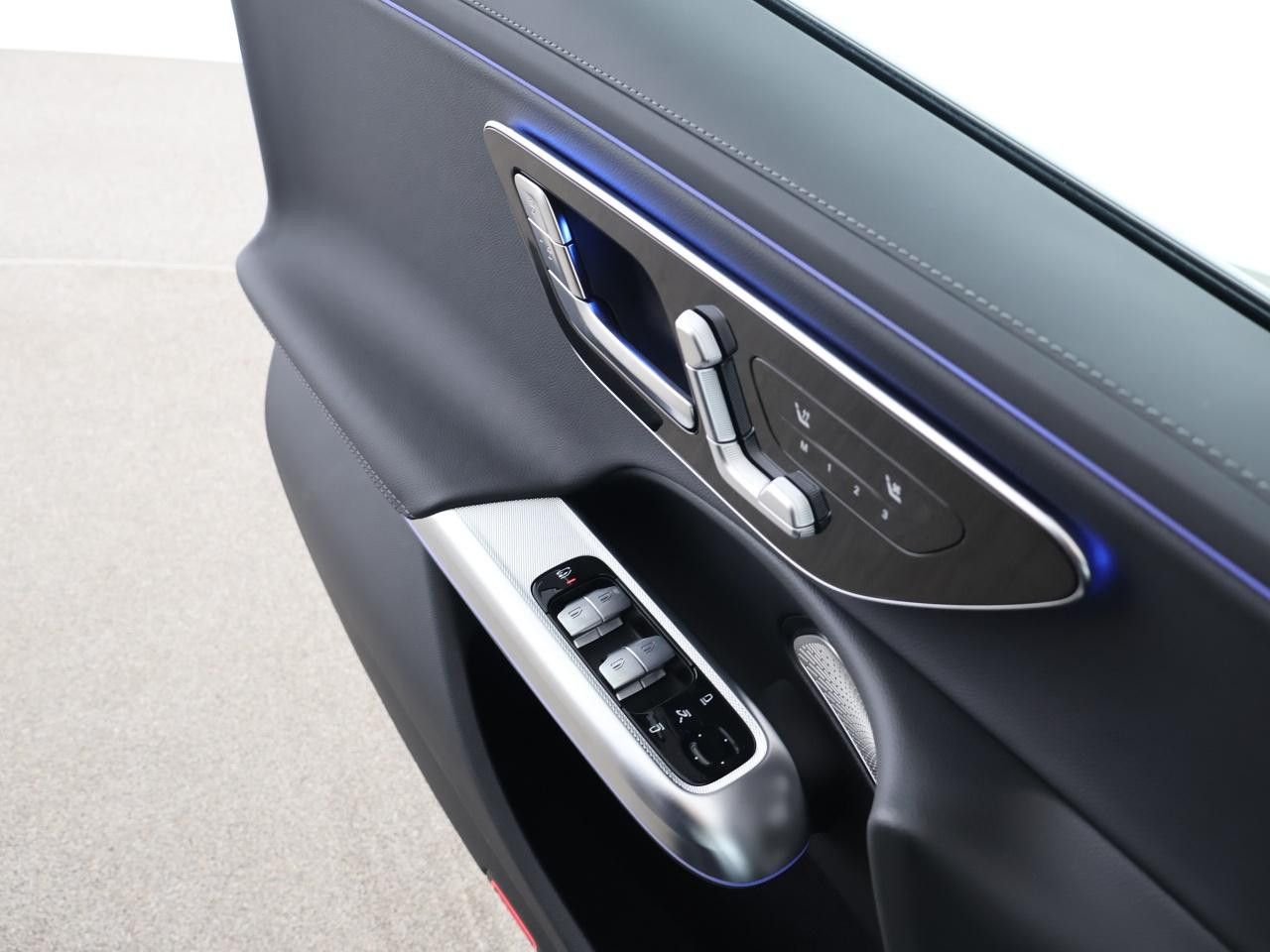 Mercedes-Benz E-Klasse – Bild 13