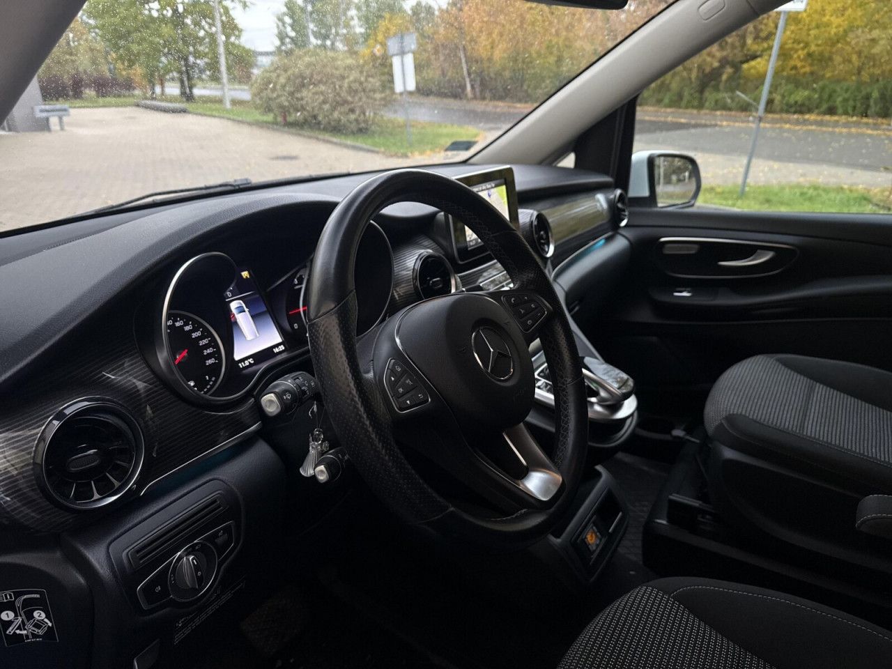 Zdjęcie pojazdu 12 / 25