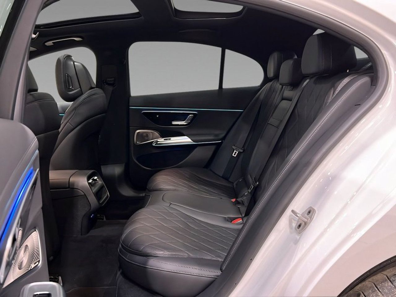 Mercedes-Benz E-Klasse – Bild 8