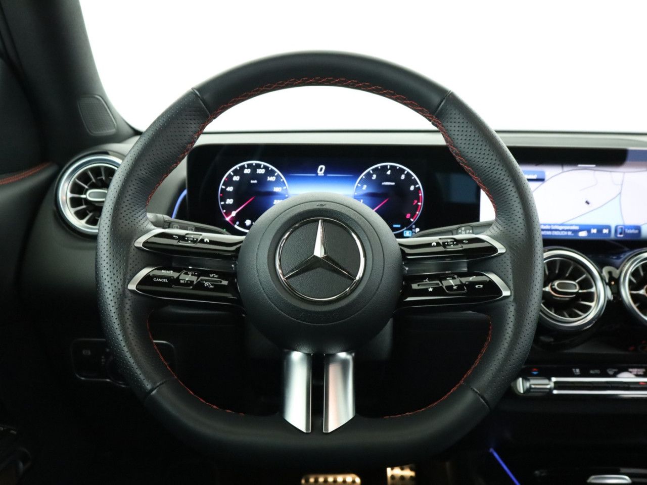 Mercedes-Benz GLB – Bild 11