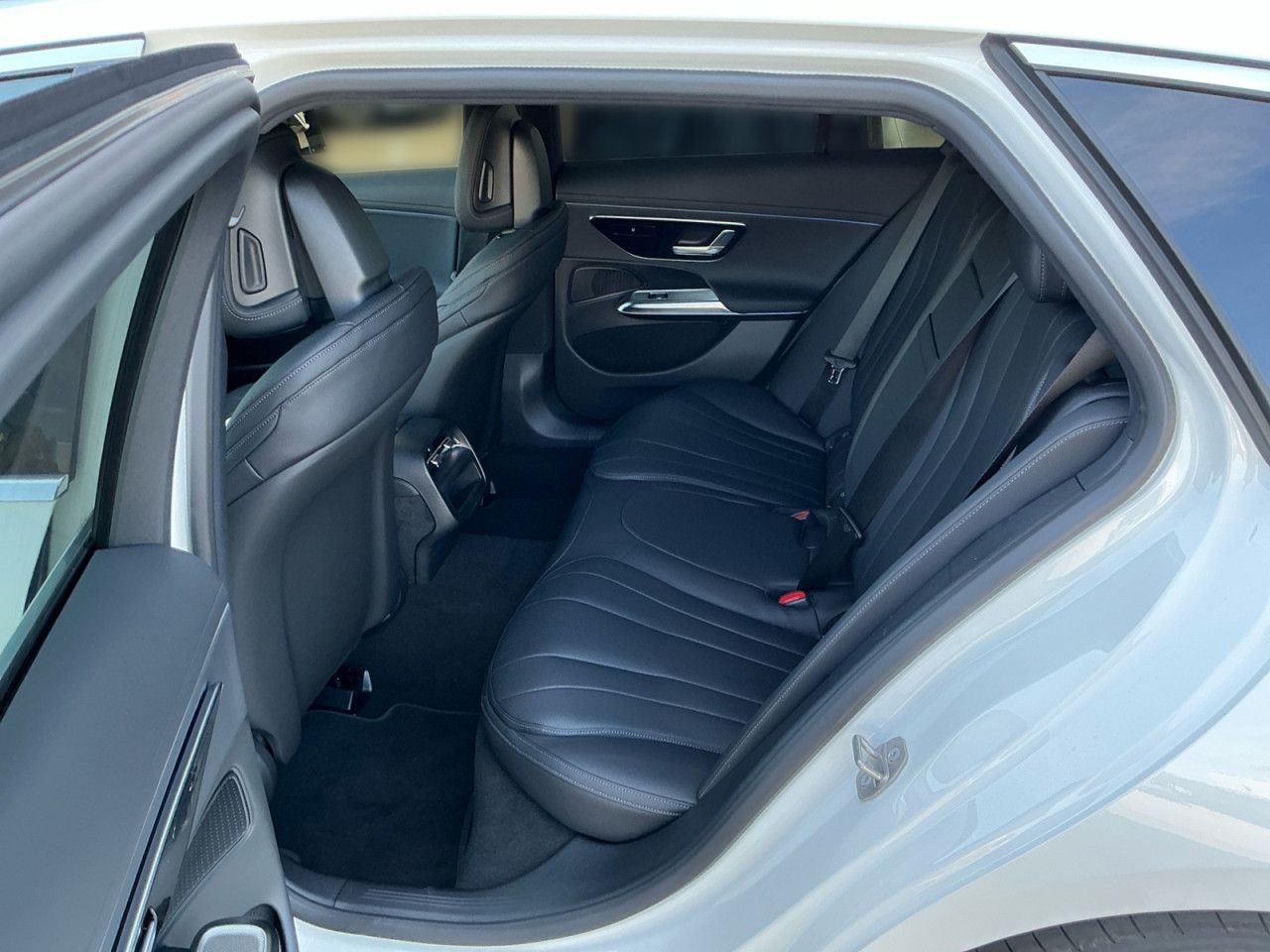 Mercedes-Benz E-Klasse – Bild 14