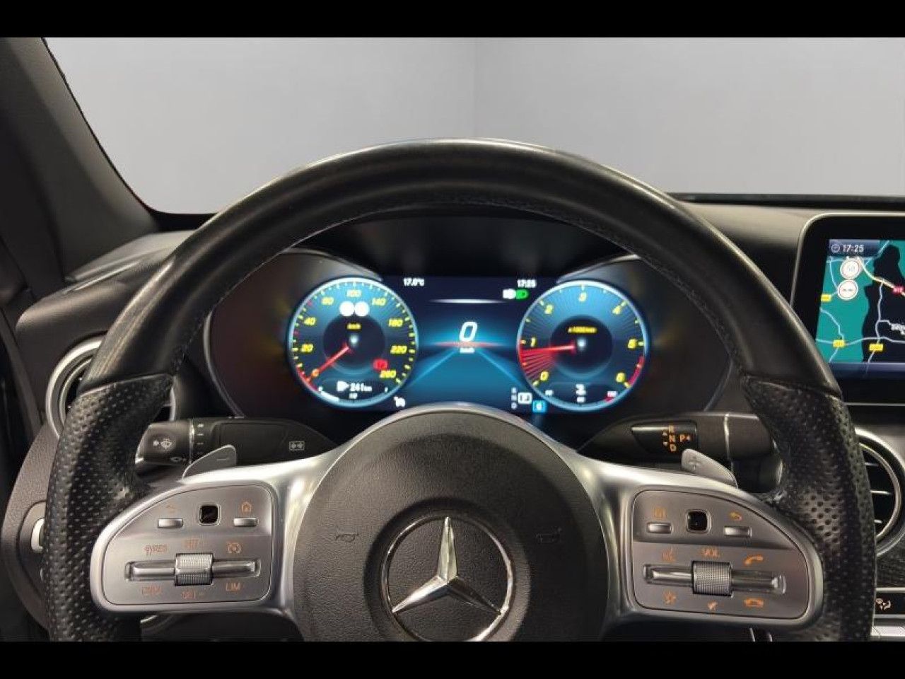 Photo du v&eacute;hicule 10 / 18