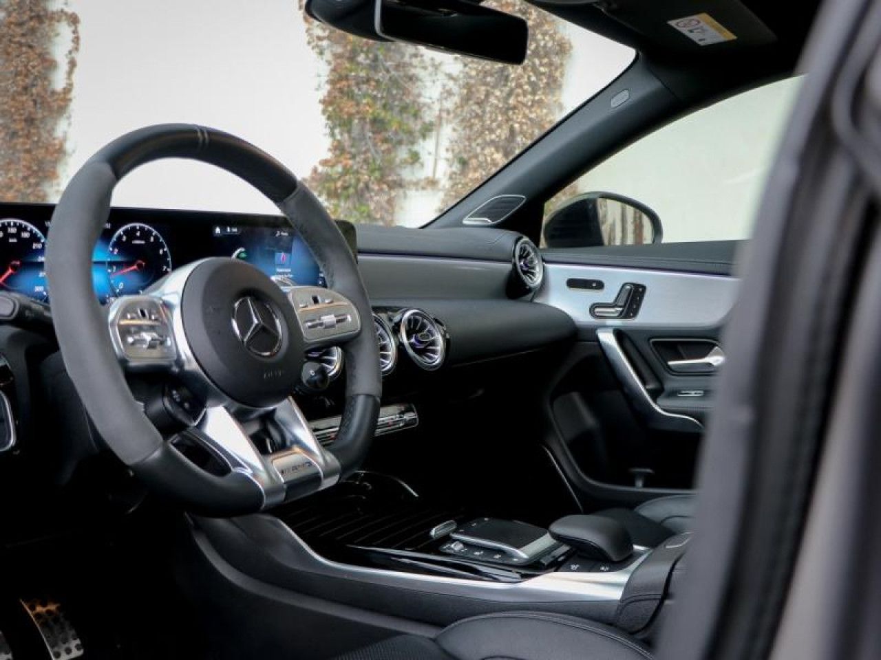 Photo du v&eacute;hicule 3 / 18