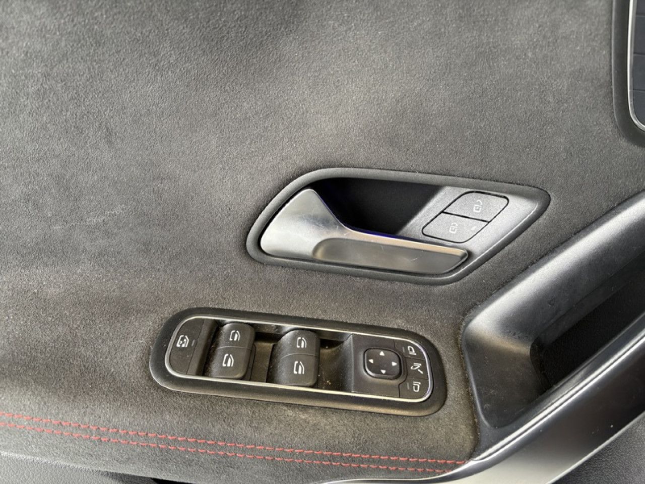 Photo du v&eacute;hicule 16 / 18