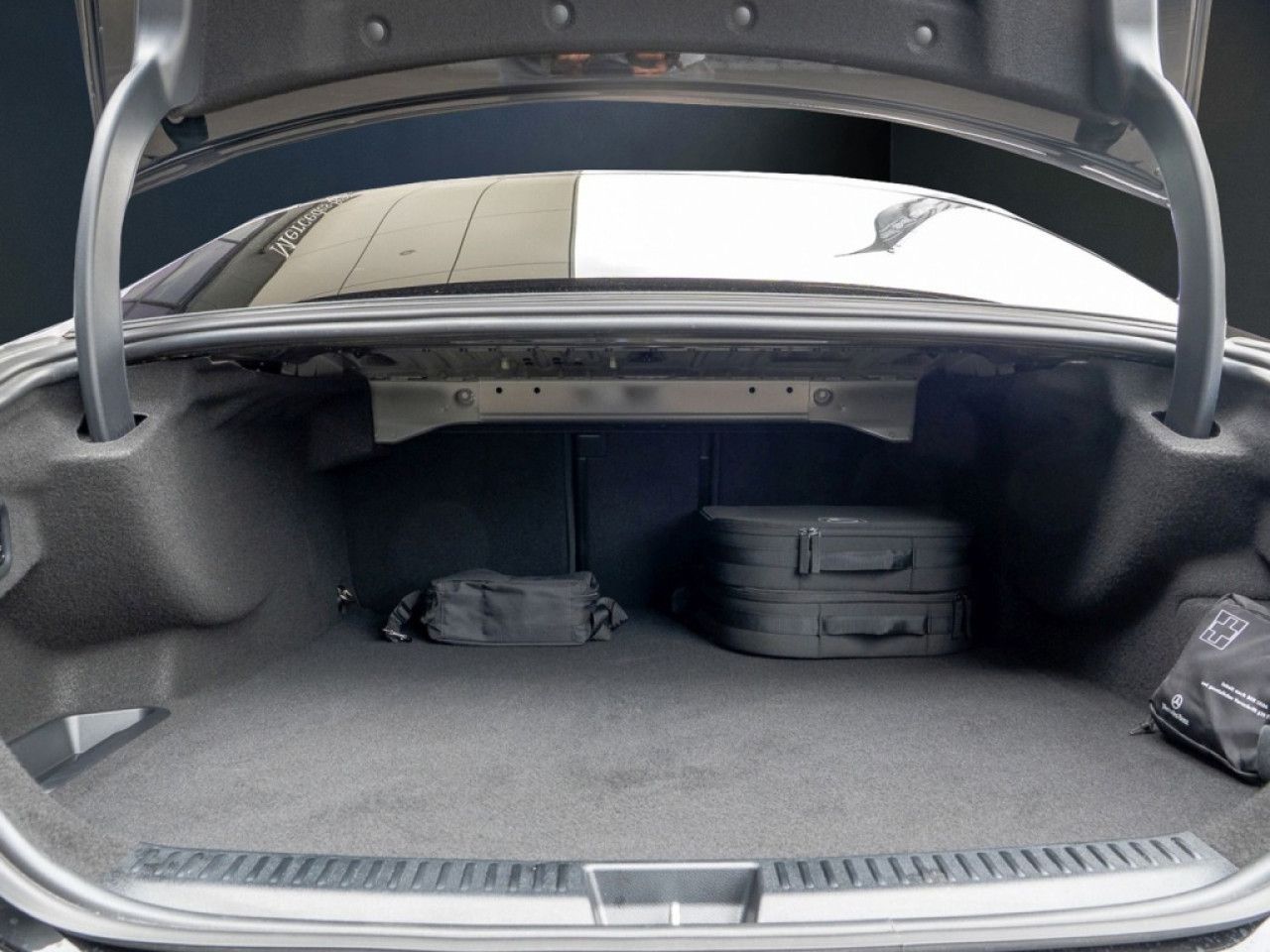 Mercedes-Benz E-Klasse – Bild 12
