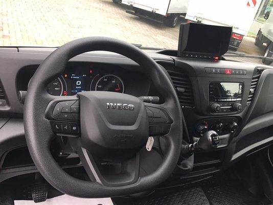 Vehicle image 10 / 10