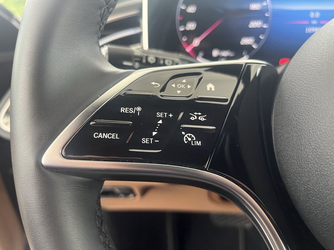 Mercedes-Benz E-Klasse – Bild 13