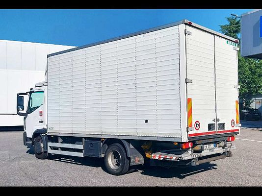 Vehicle image 5 / 6