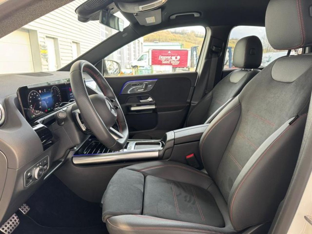 Photo du v&eacute;hicule 16 / 18