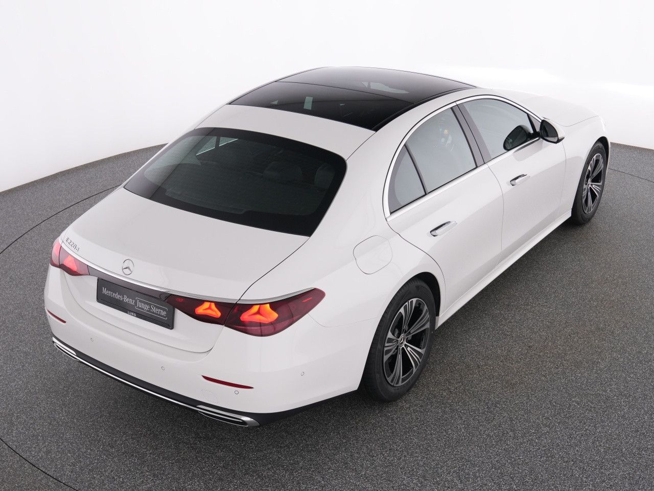 Mercedes-Benz E-Klasse – Bild 18