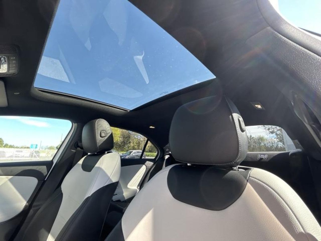 Photo du v&eacute;hicule 18 / 18