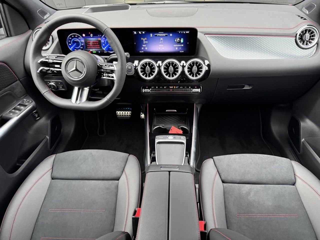 Photo du v&eacute;hicule 9 / 18