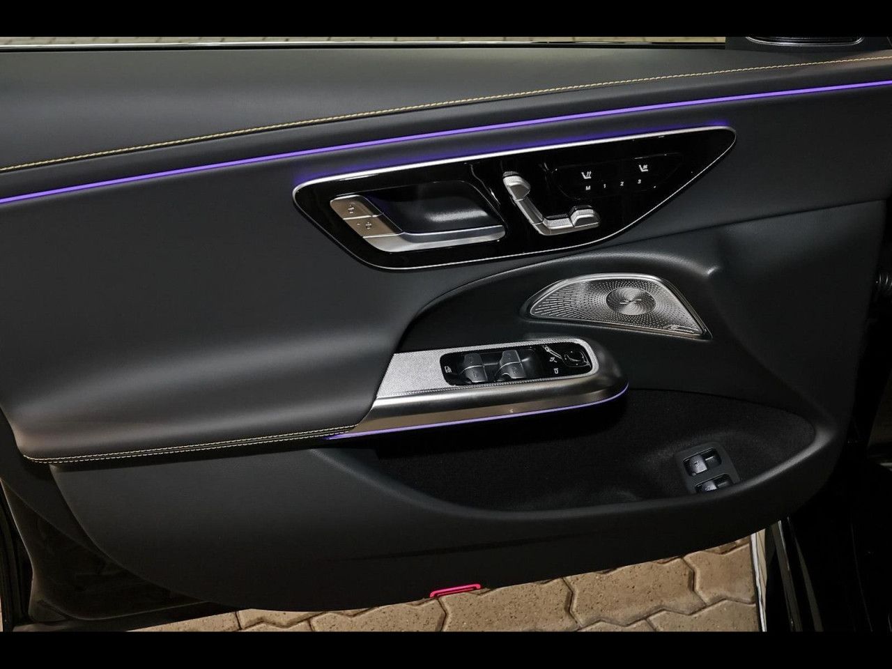 Mercedes-Benz E-Klasse – Bild 12