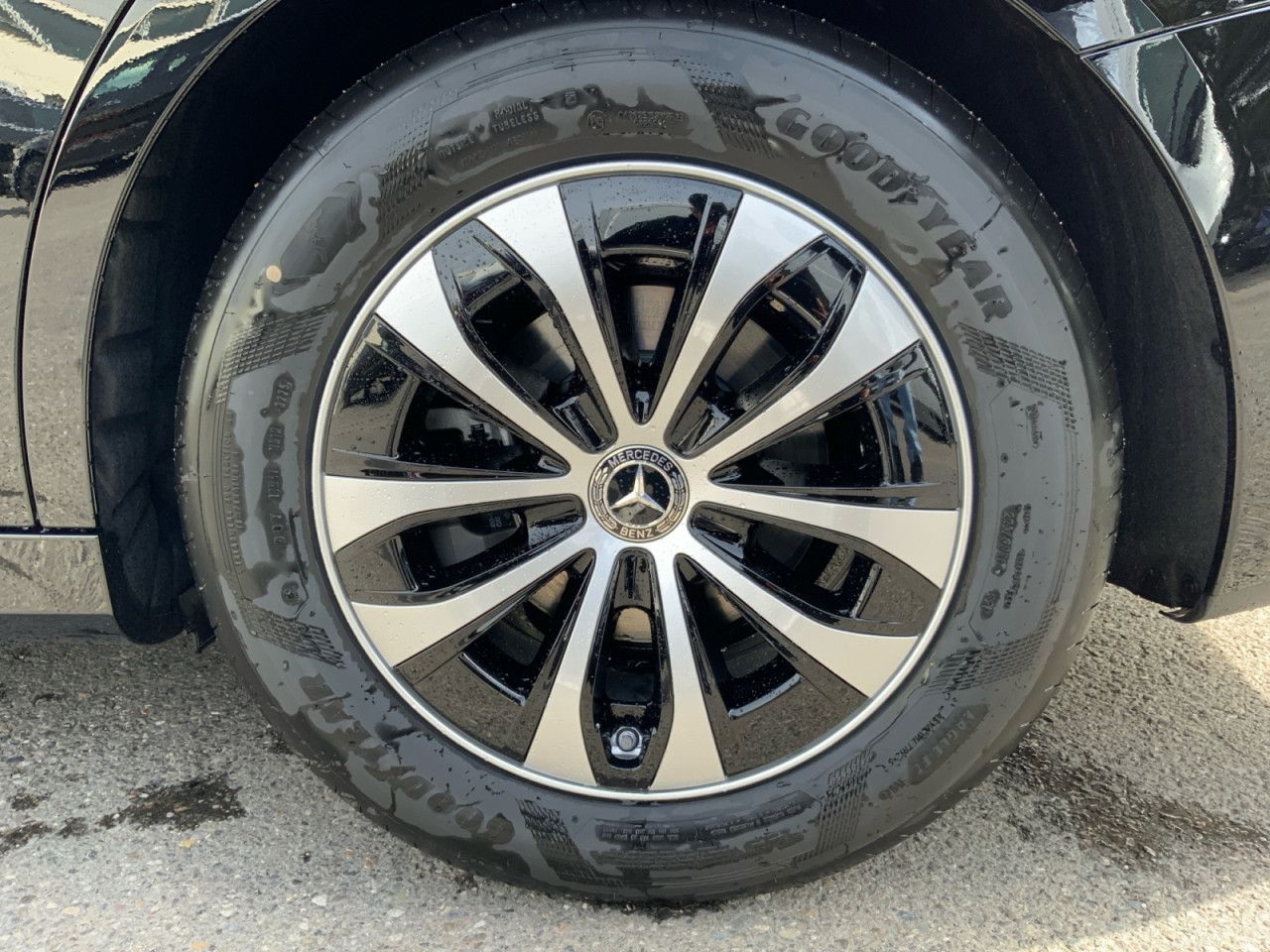 Mercedes-Benz E-Klasse – Bild 9