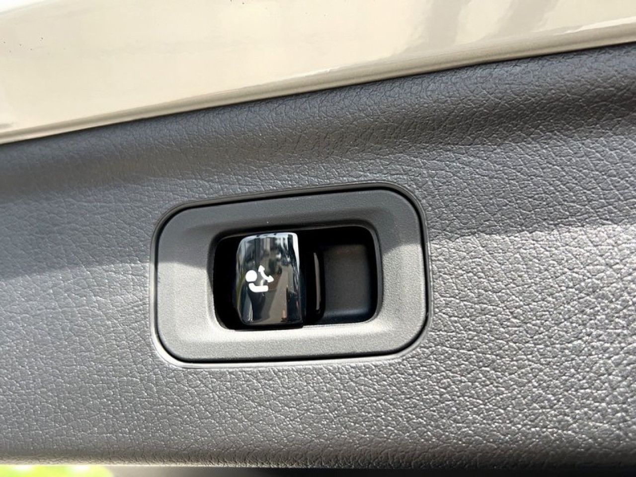 Mercedes-Benz EQE SUV – Bild 12
