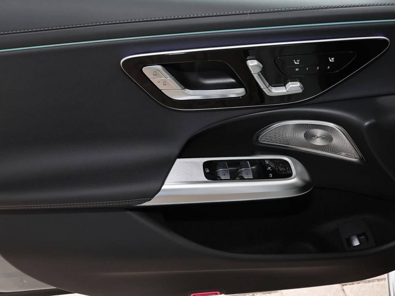 Mercedes-Benz E-Klasse – Bild 12