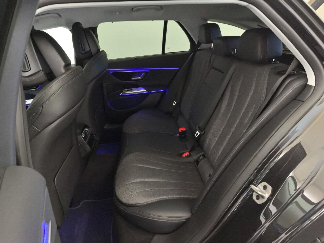 Mercedes-Benz E-Klasse – Bild 13