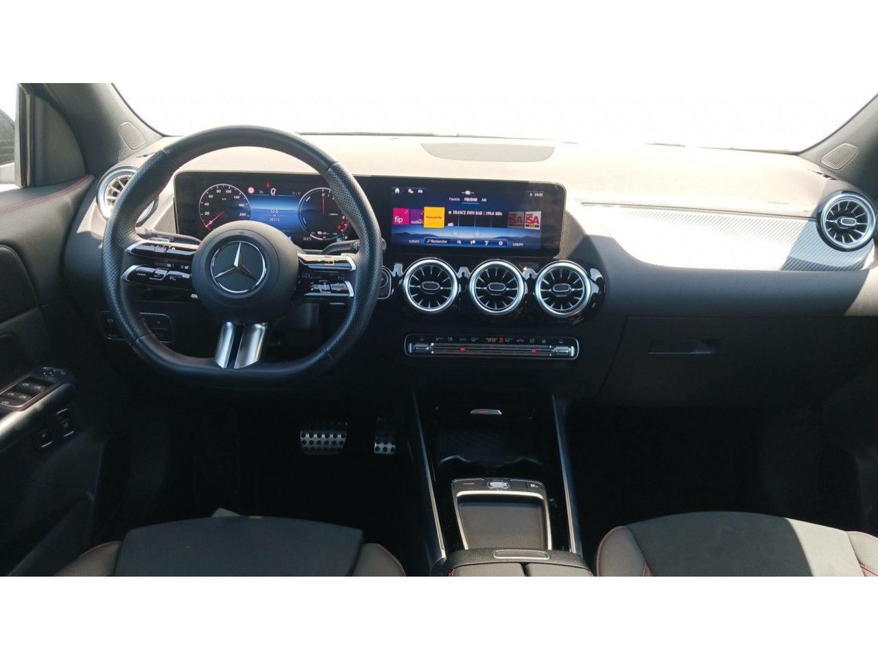 Photo du v&eacute;hicule 13 / 18