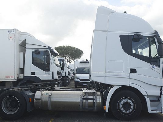 Vehicle image 3 / 7