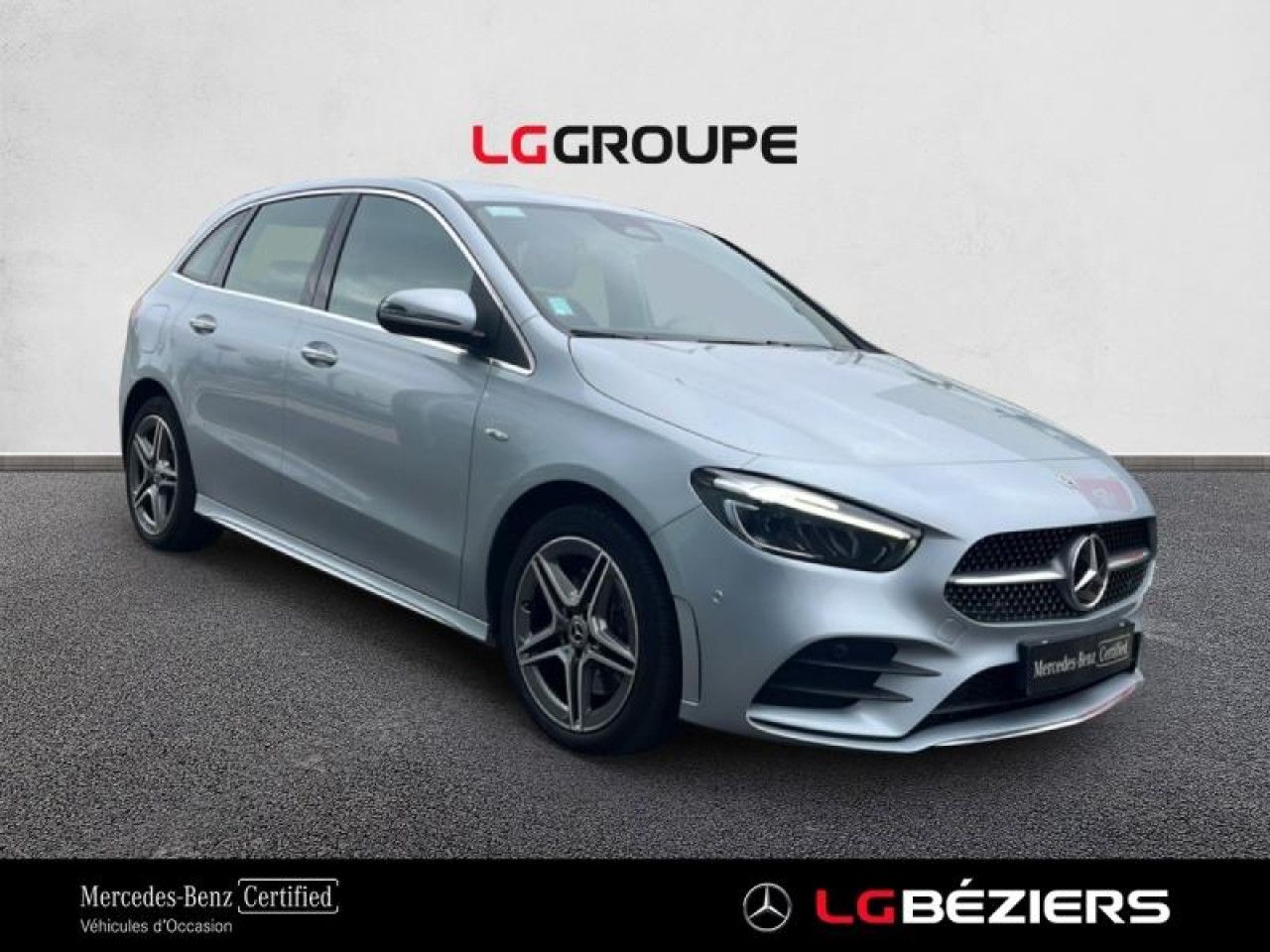 Photo du v&eacute;hicule 3 / 18