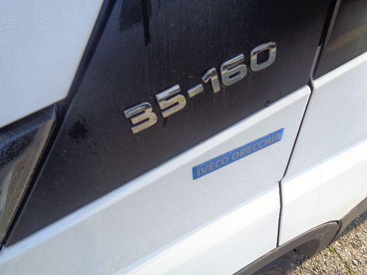 Vehicle image 5 / 11
