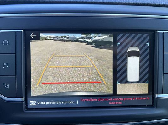 Vehicle image 15 / 16