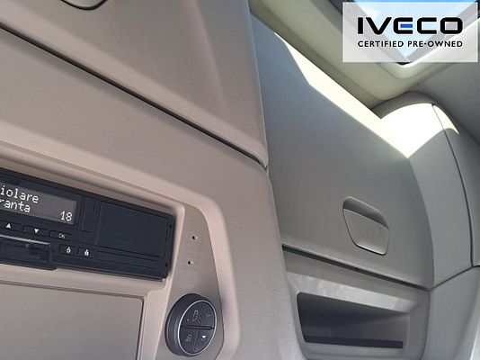 Vehicle image 12 / 13