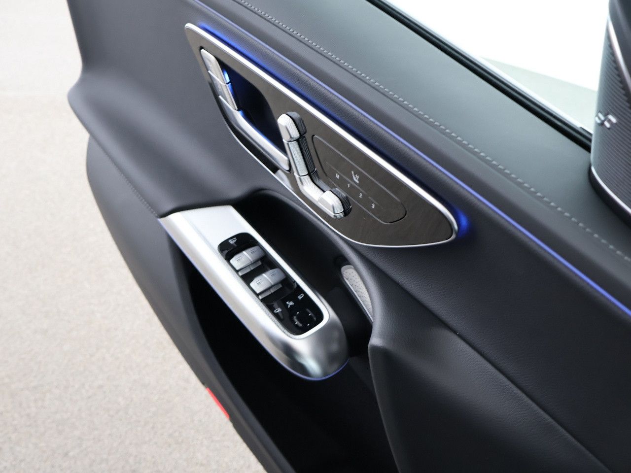 Mercedes-Benz E-Klasse – Bild 12