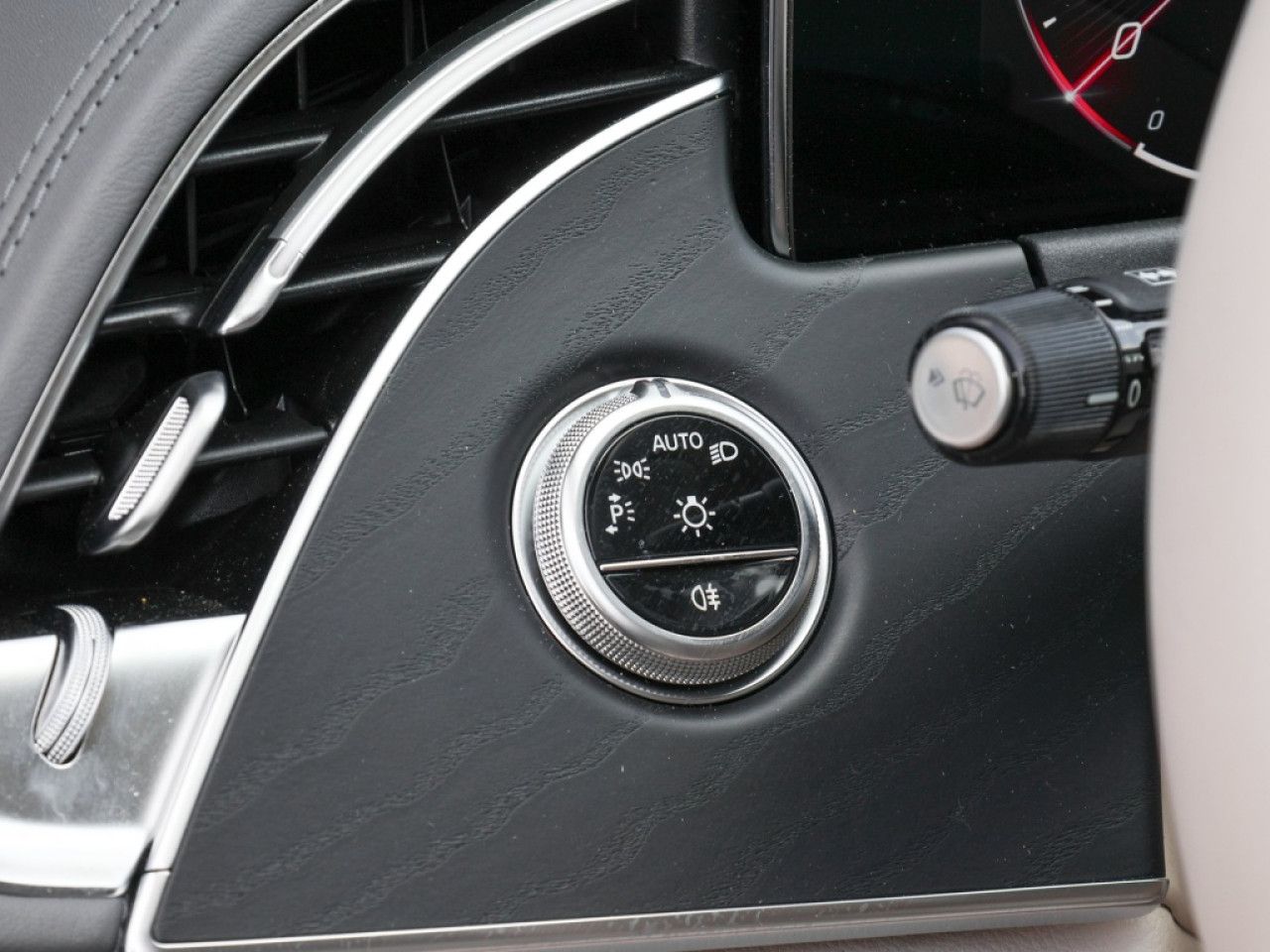 Mercedes-Benz E-Klasse – Bild 13