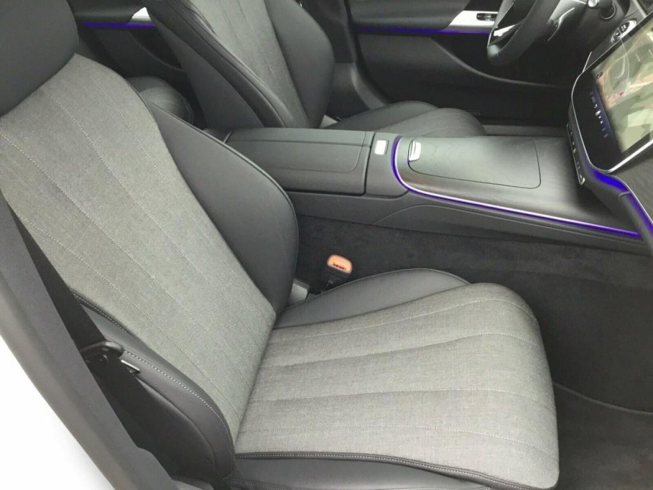 Mercedes-Benz E-Klasse – Bild 12