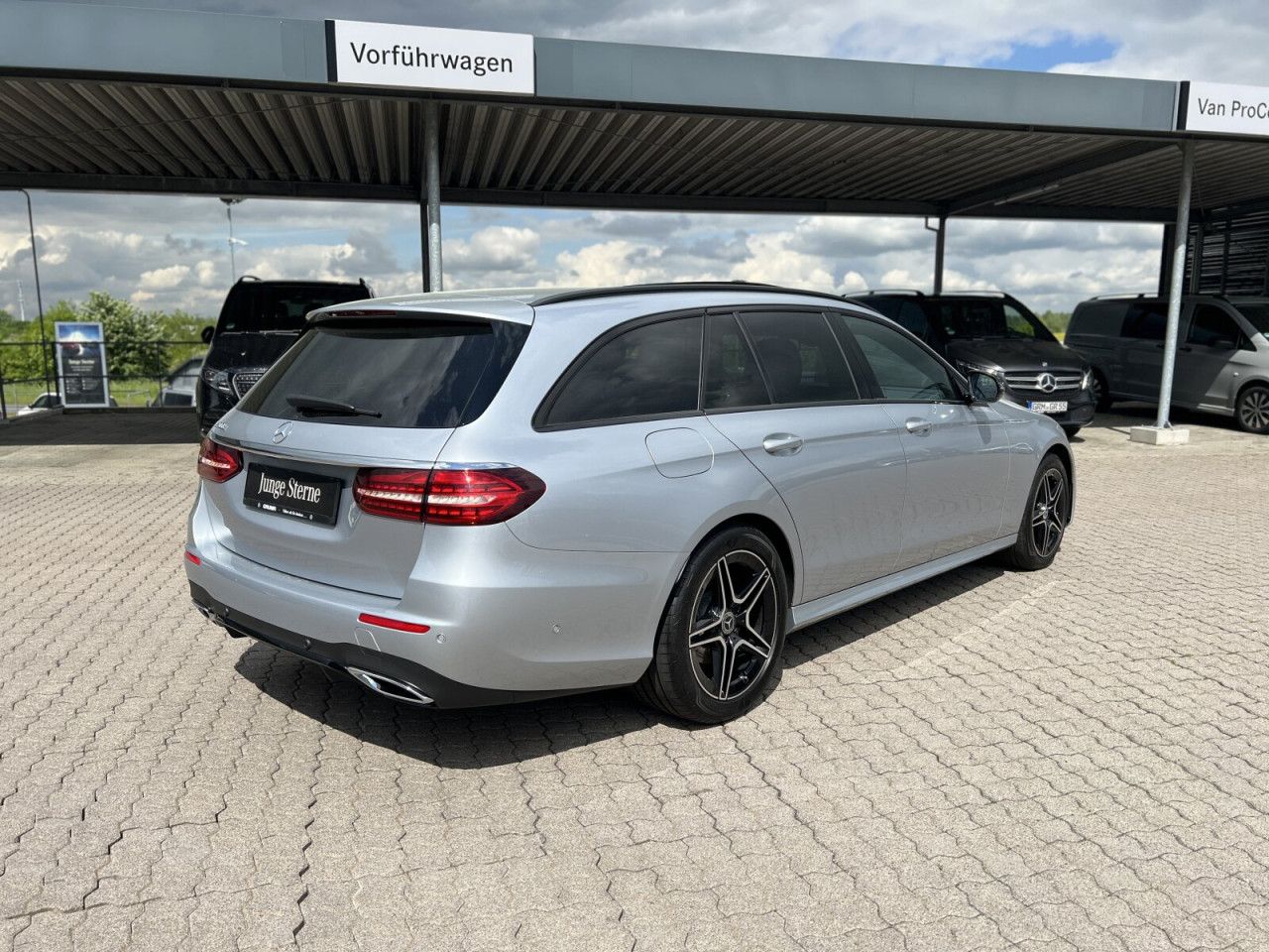 Mercedes-Benz E-Klasse – Bild 8