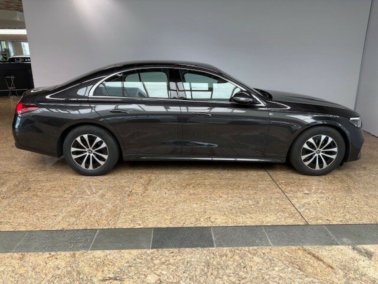 Mercedes-Benz E-Klasse – Bild 4