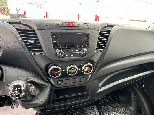 Vehicle image 13 / 13