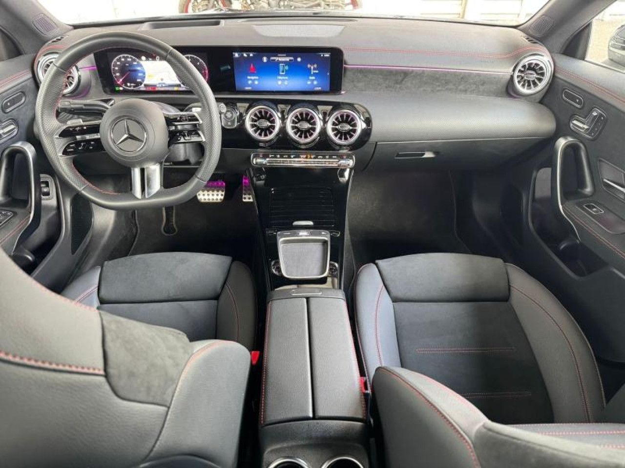 Photo du v&eacute;hicule 18 / 18