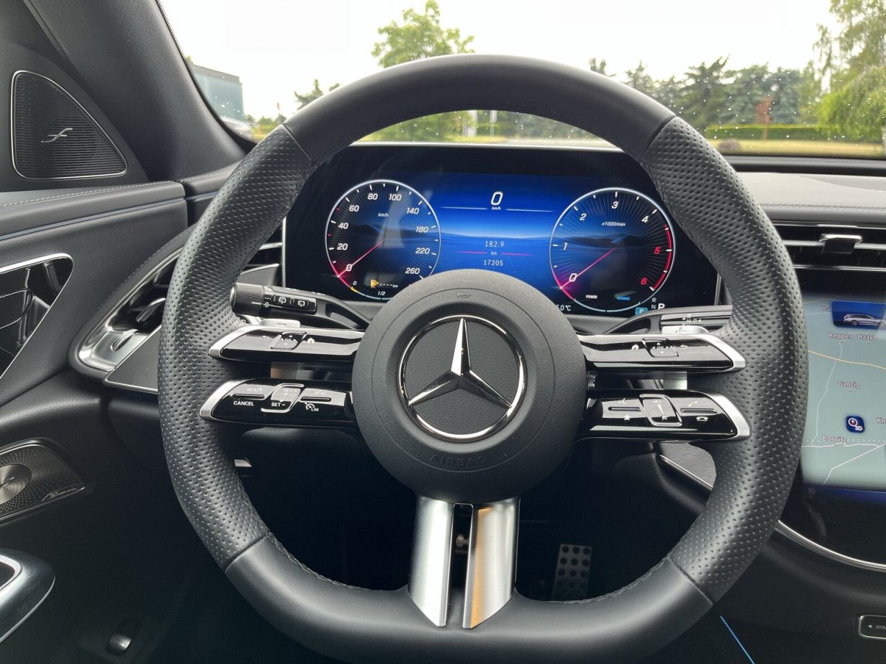 Mercedes-Benz E-Klasse – Bild 18