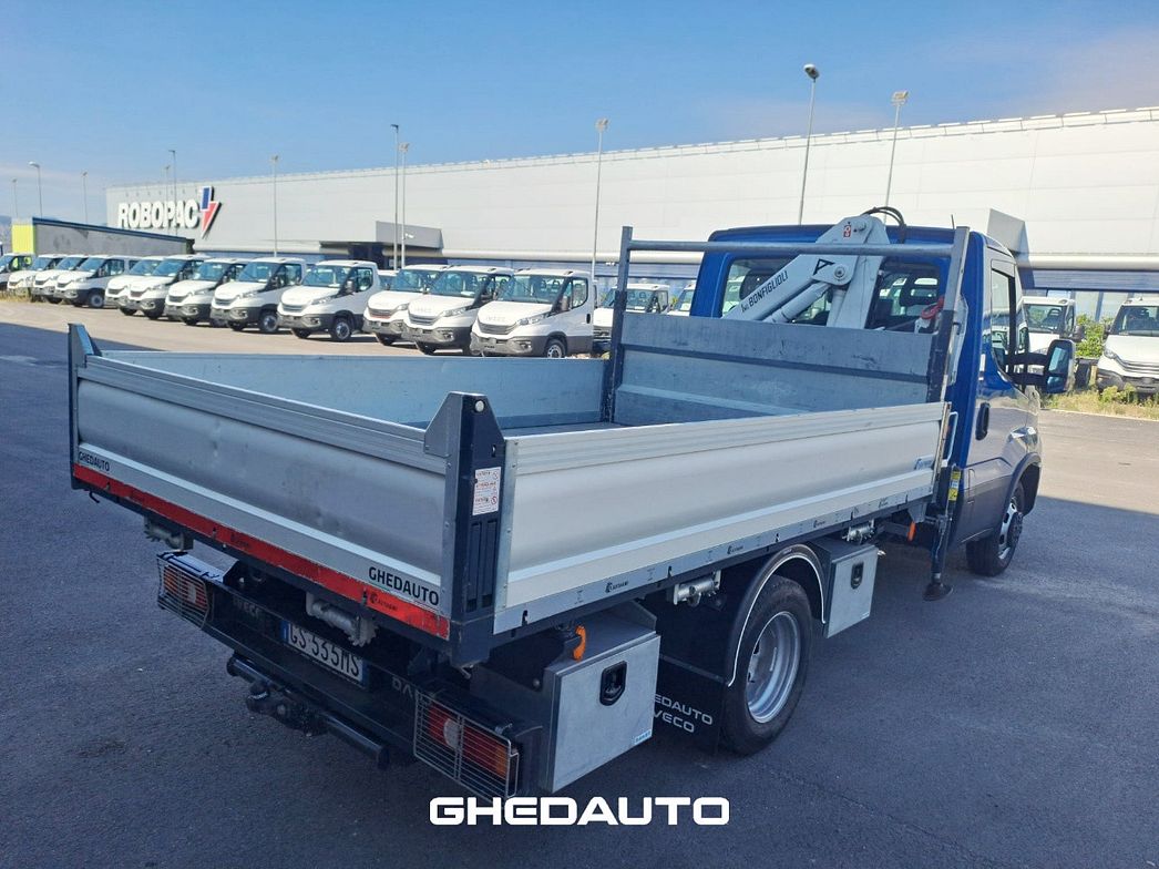 IVECO | DAILY 35C18 3.0 RIBALTABILE CON GRU E RADIOCOMANDO