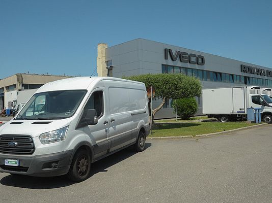 Vehicle image 1 / 6