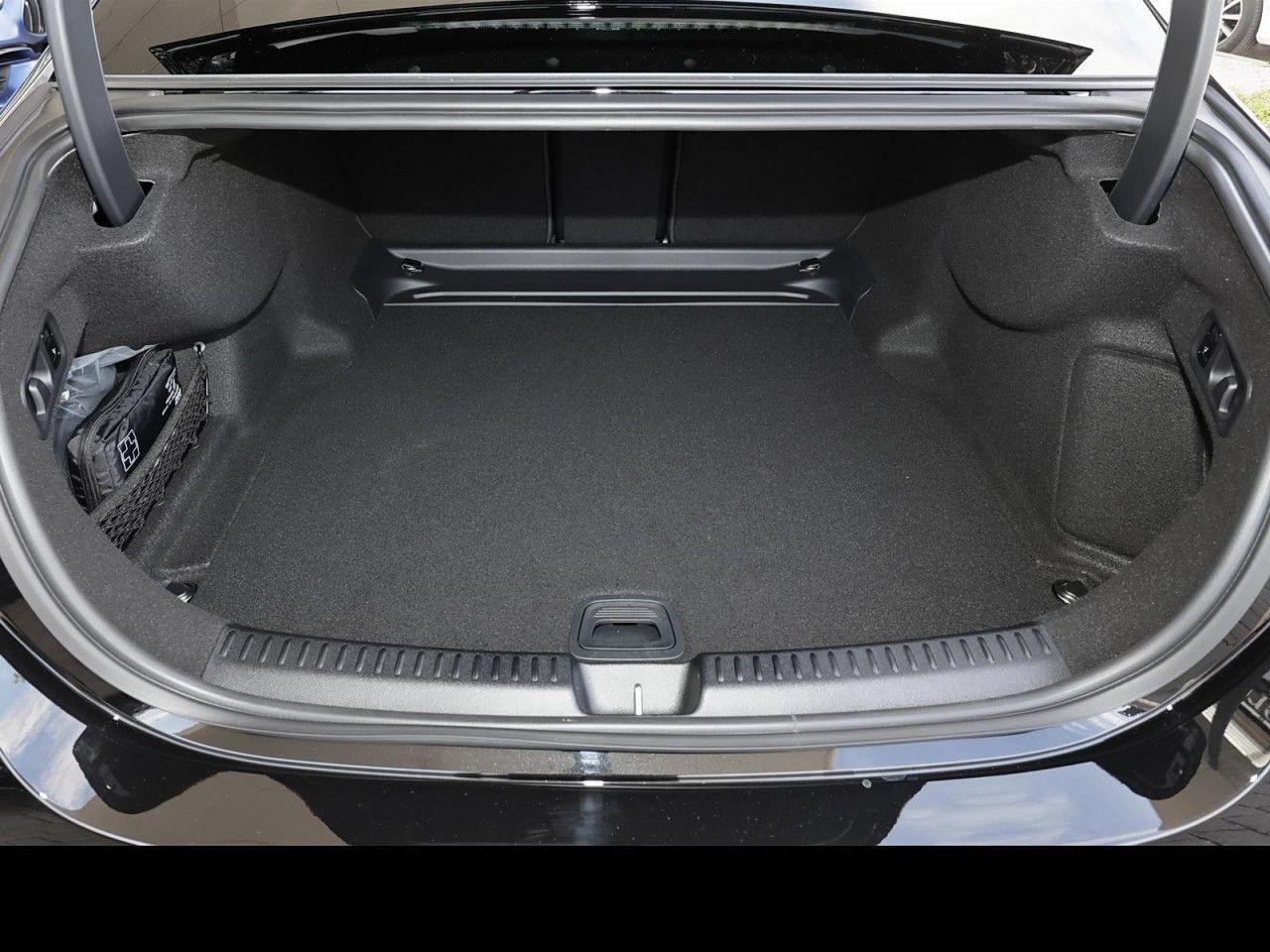 Mercedes-Benz E-Klasse – Bild 16