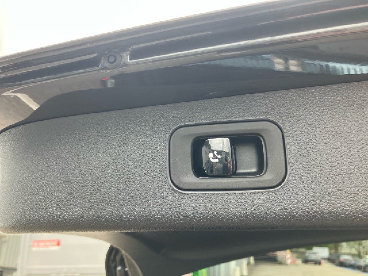 Mercedes-Benz E-Klasse – Bild 13