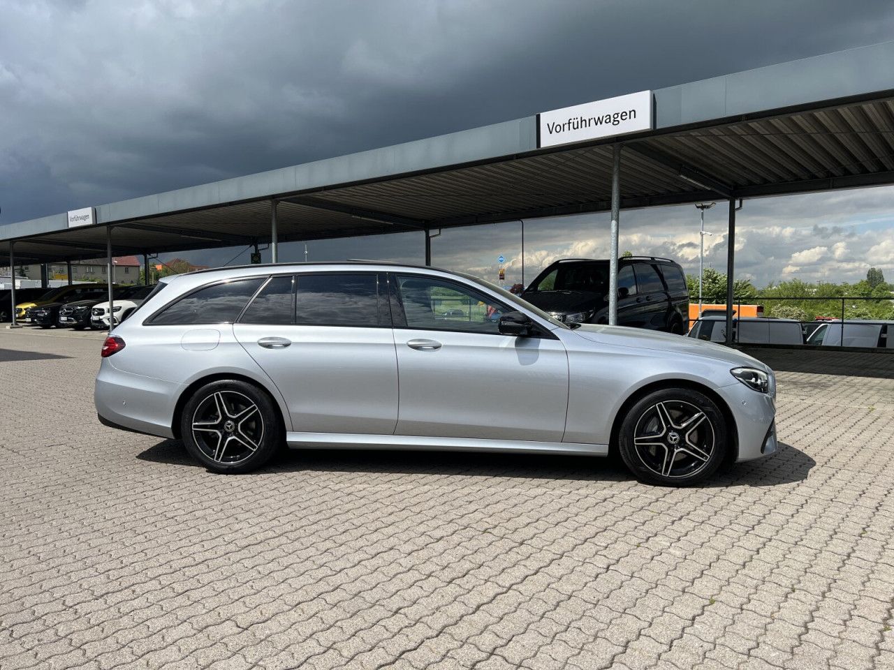 Mercedes-Benz E-Klasse – Bild 9