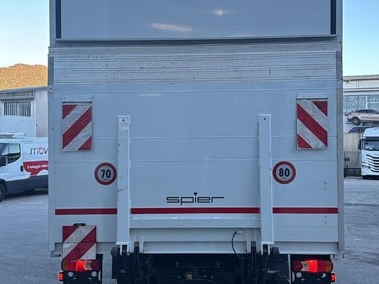 Vehicle image 3 / 5