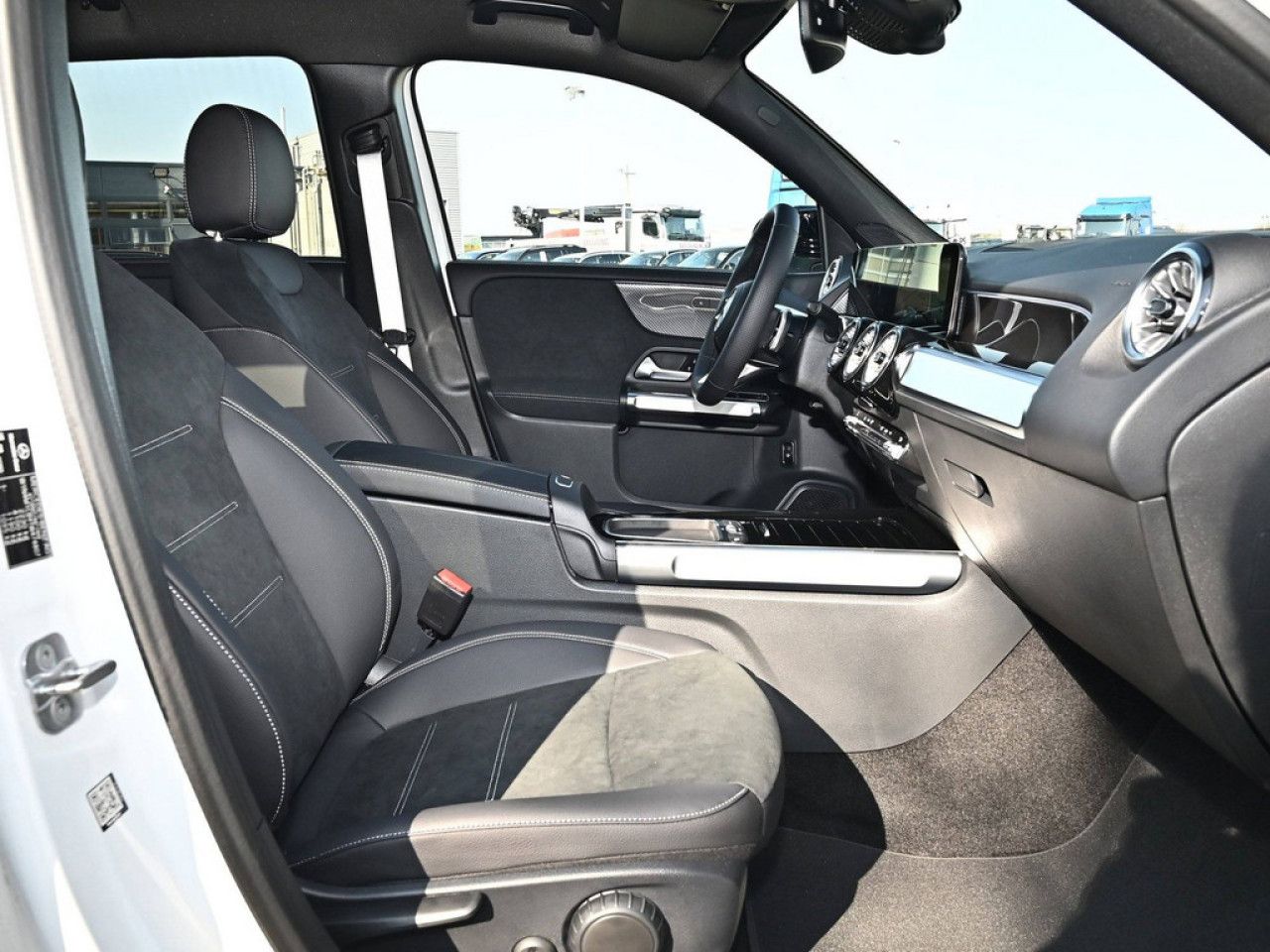 Mercedes-Benz GLB – Bild 2