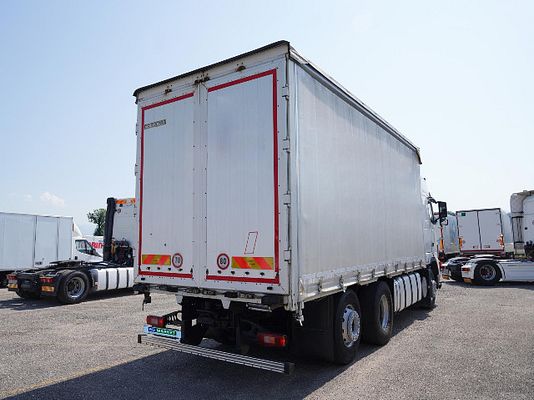 Vehicle image 2 / 16