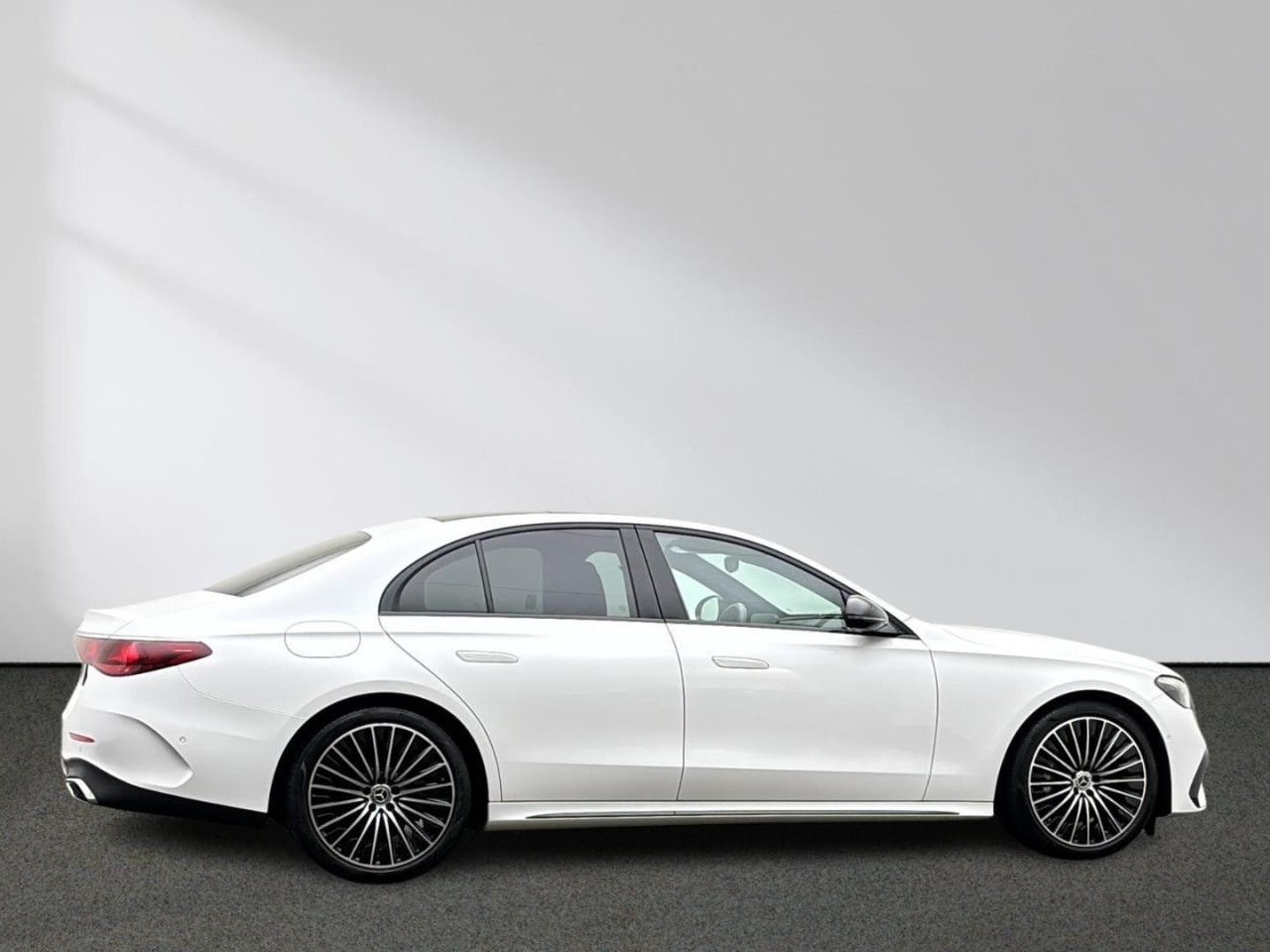 Mercedes-Benz E-Klasse – Bild 12