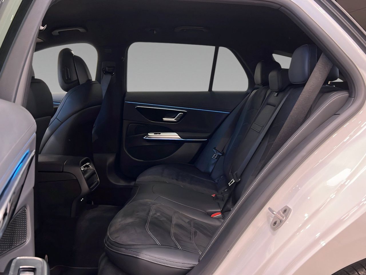 Mercedes-Benz E-Klasse – Bild 9