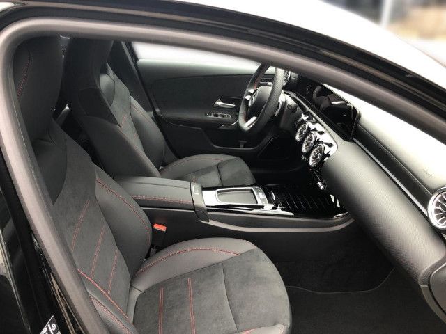 Mercedes-Benz A 220