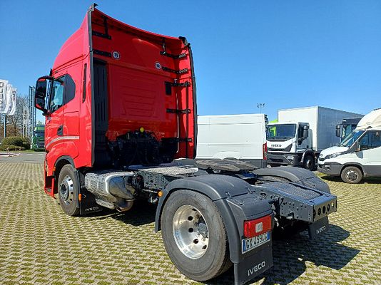 Vehicle image 4 / 14